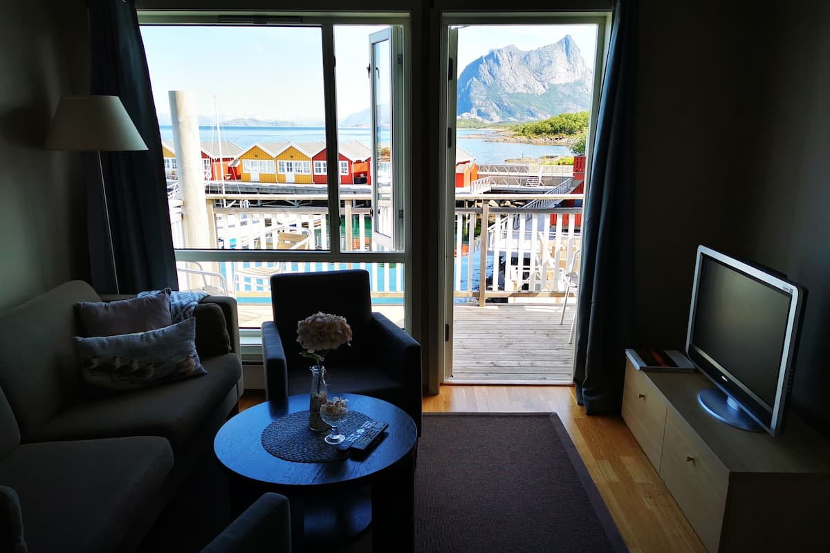 Suite, 2 Bedrooms, Sea View | 3 bedrooms, free cribs/infant beds, free WiFi, bed sheets