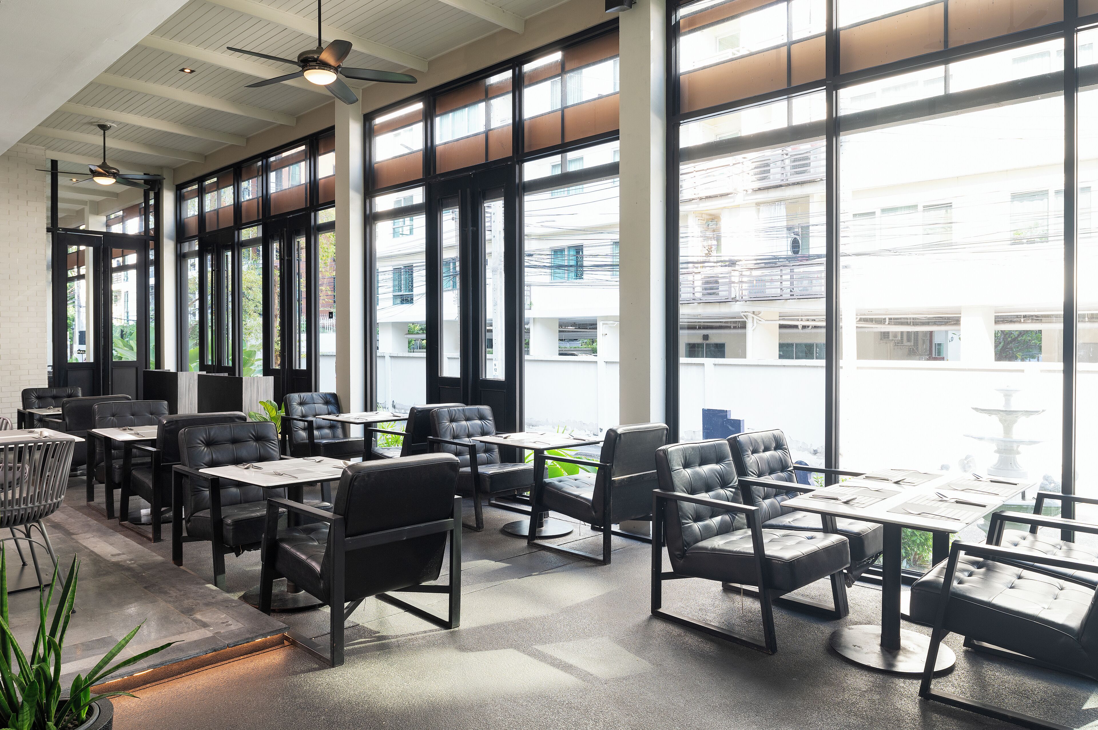 daily buffet breakfast (thb 500 per person)