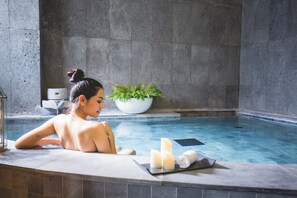 Hot springs - Cross Vibe Sukhumvit Hotel (Bangkok)