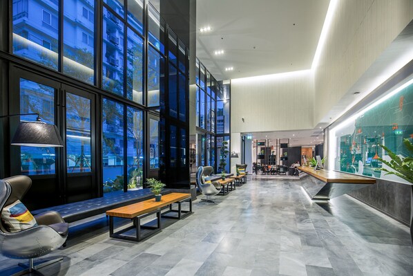 Lobby - Cross Vibe Sukhumvit Hotel (Bangkok)