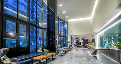 Cross Vibe Sukhumvit Hotel