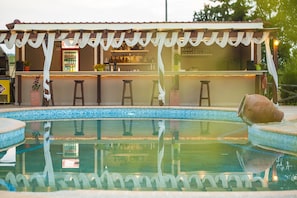 Bar junto a la alberca