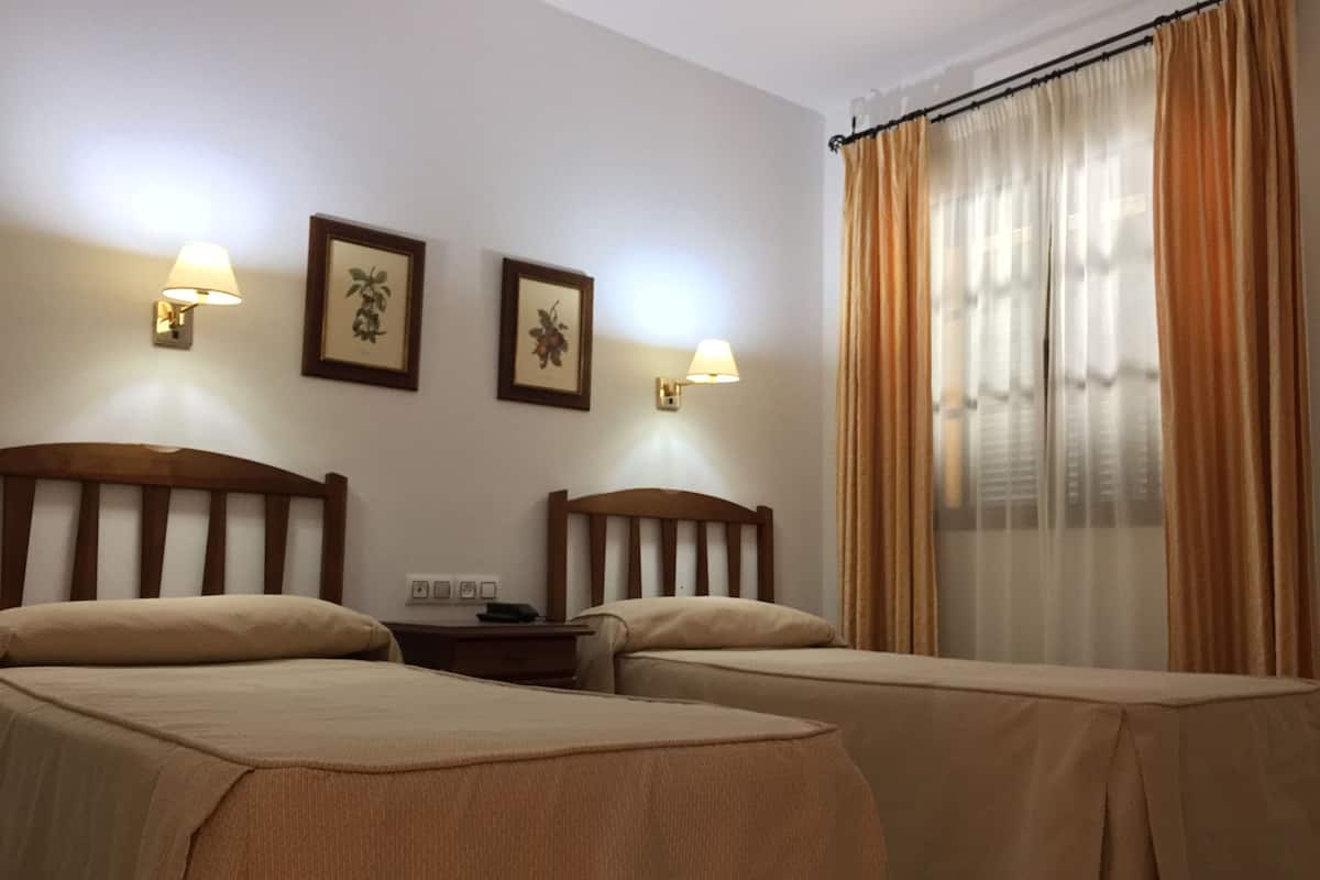 Blackout curtains, free WiFi
