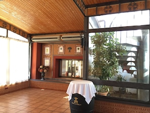 住宿內酒吧
