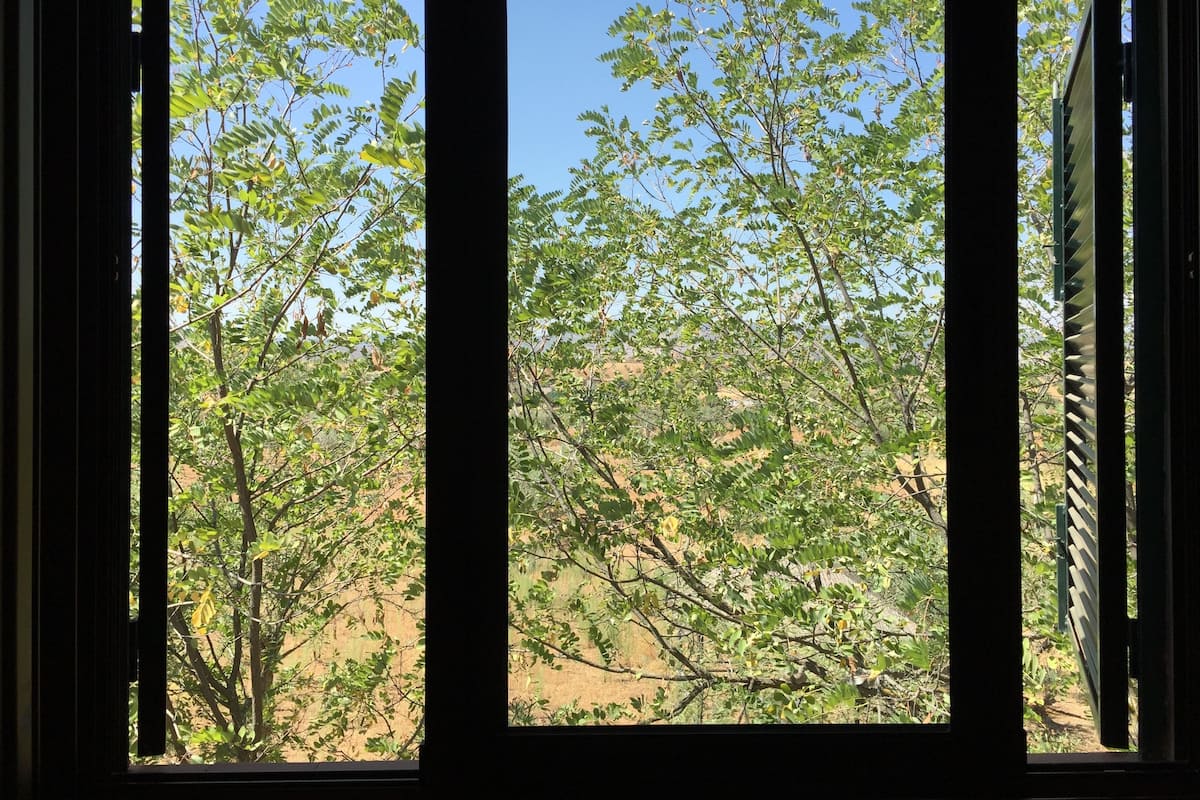 Blackout curtains, free WiFi