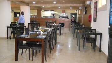 Free daily cooked-to-order breakfast