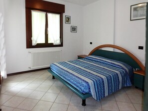 Apartment, 2 Bedrooms | 2 bedrooms, in-room safe, cots/infant beds - Hemingway (Lignano Sabbiadoro)
