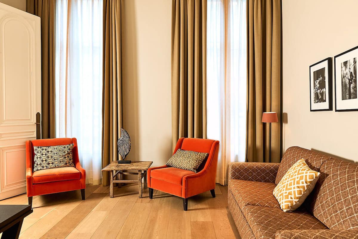 luxury suite | 1 bedroom, minibar, in-room safe, desk