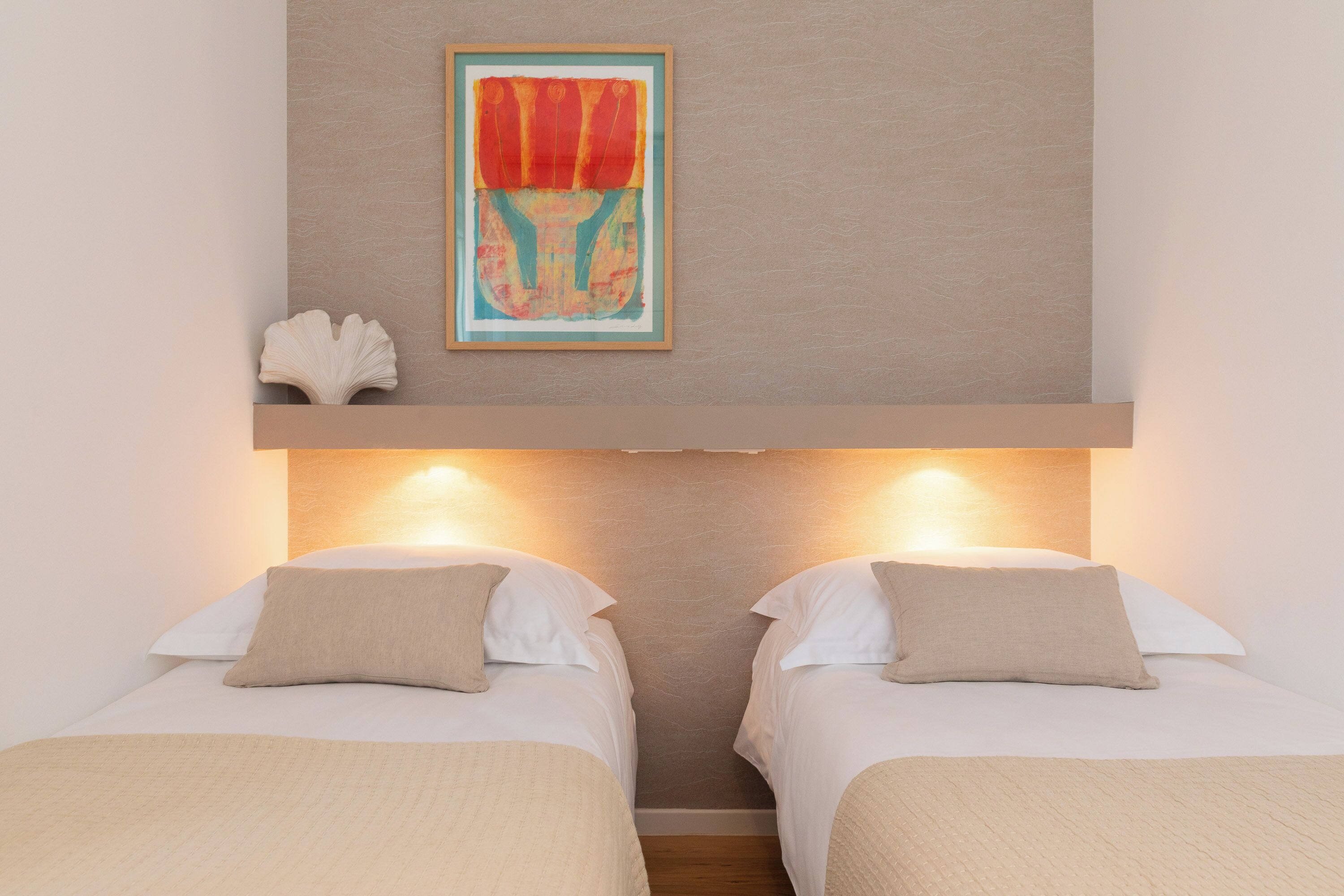 2 chambres, literie hypoallergénique, coffres-forts dans les chambres
