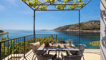 Comfort Apartment, 2 Bedrooms, Patio, Sea View | Terrace/patio