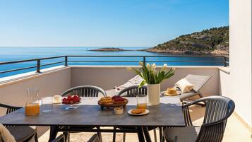 Penthouse, 2 Bedrooms, Terrace, Sea View | Terrace/patio