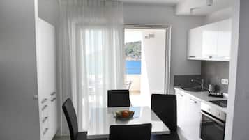 Premium Apartment, 2 Bedrooms, Terrace, Sea View | Private kitchen
