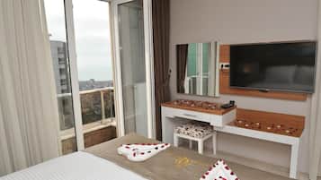 Premium bedding, in-room safe, desk, soundproofing