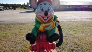 Property entrance - Trading Post Motel - Motel 1 (Ignace)