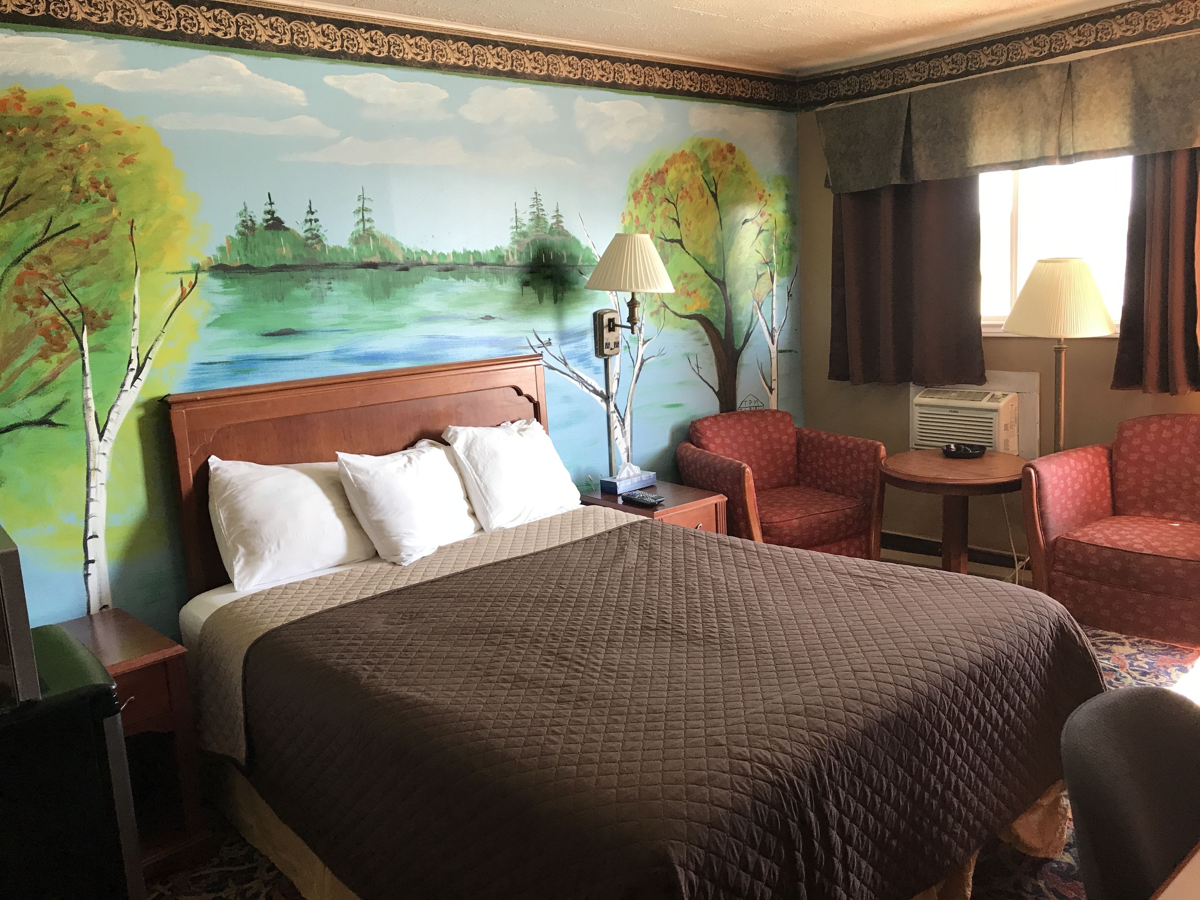 1 chambre, literie de qualité supérieure, surmatelas, bureau