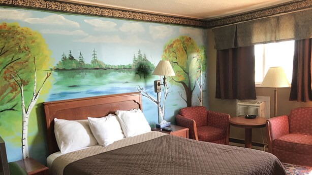 1 bedroom, premium bedding, pillowtop beds, desk - Trading Post Motel - Motel 1 (Ignace)