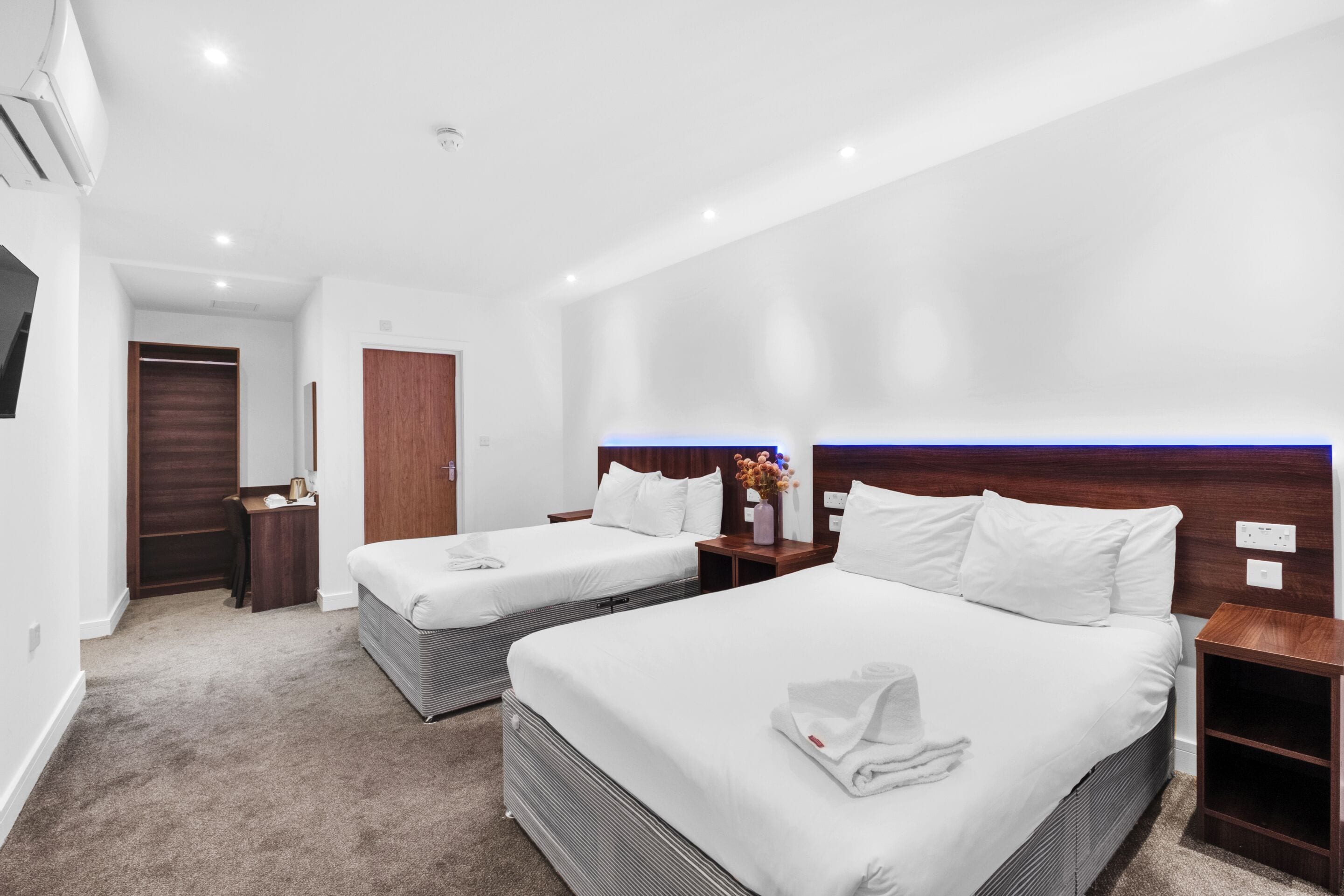 Vierbettzimmer, mit Bad