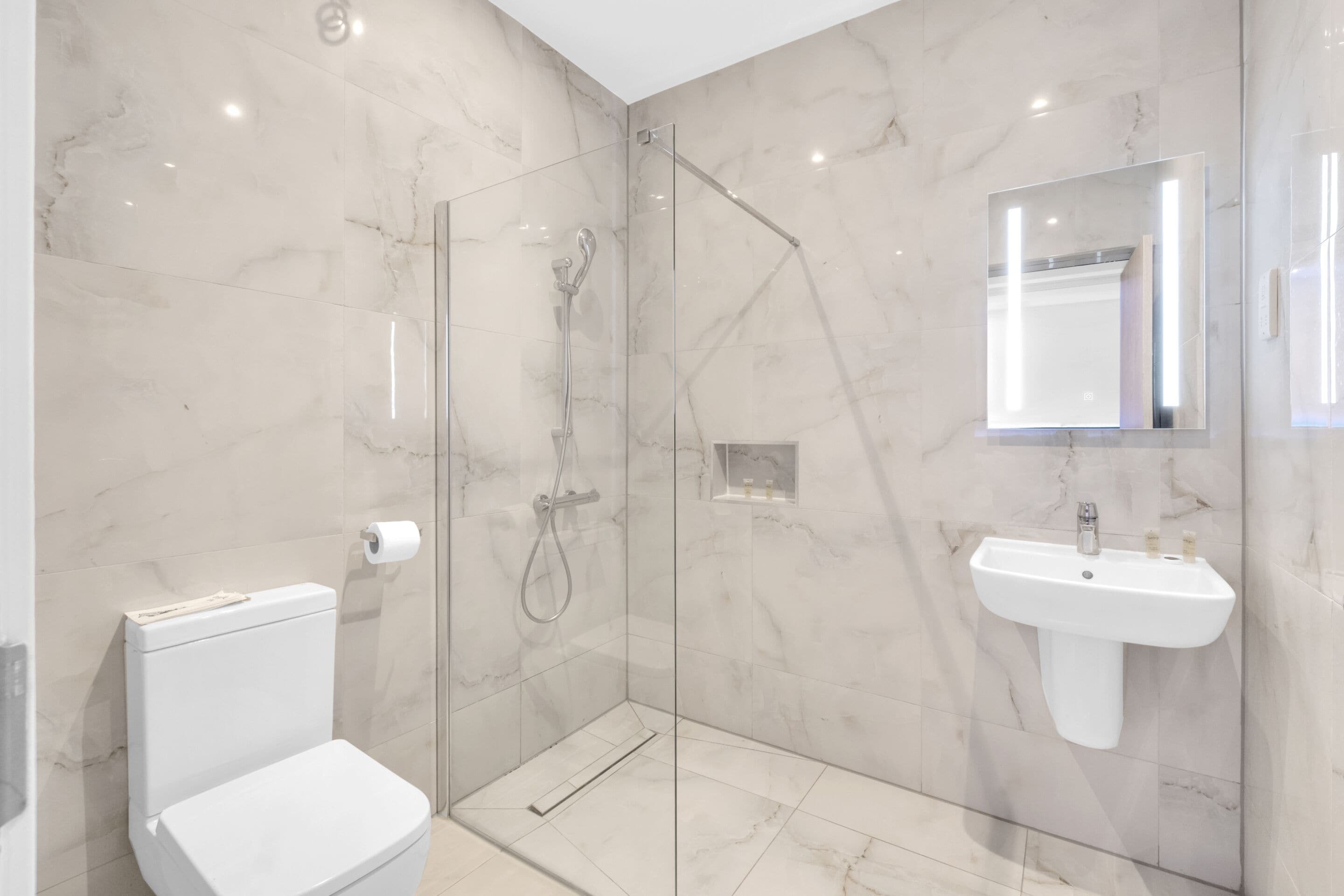 Photo - Signature Hotel London