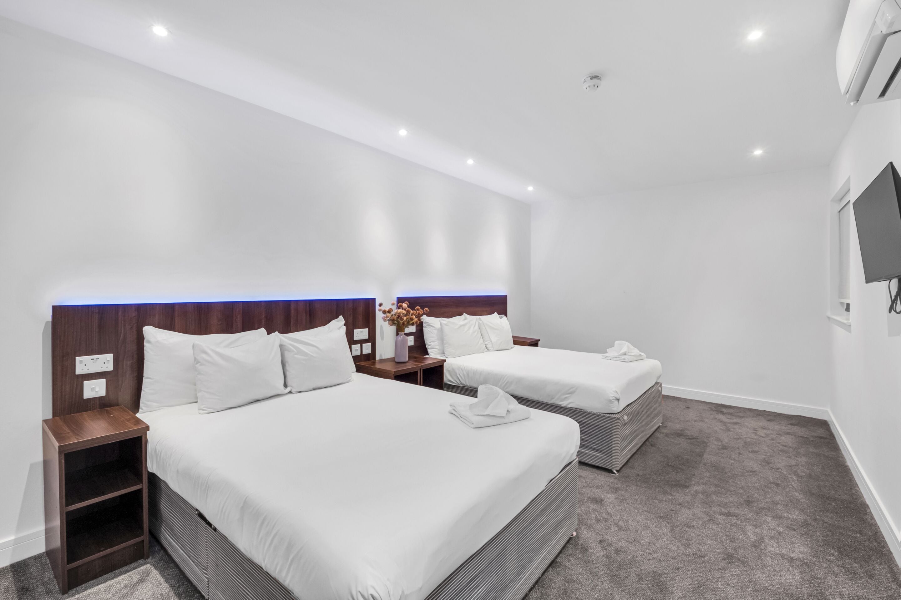 Photo - Signature Hotel London