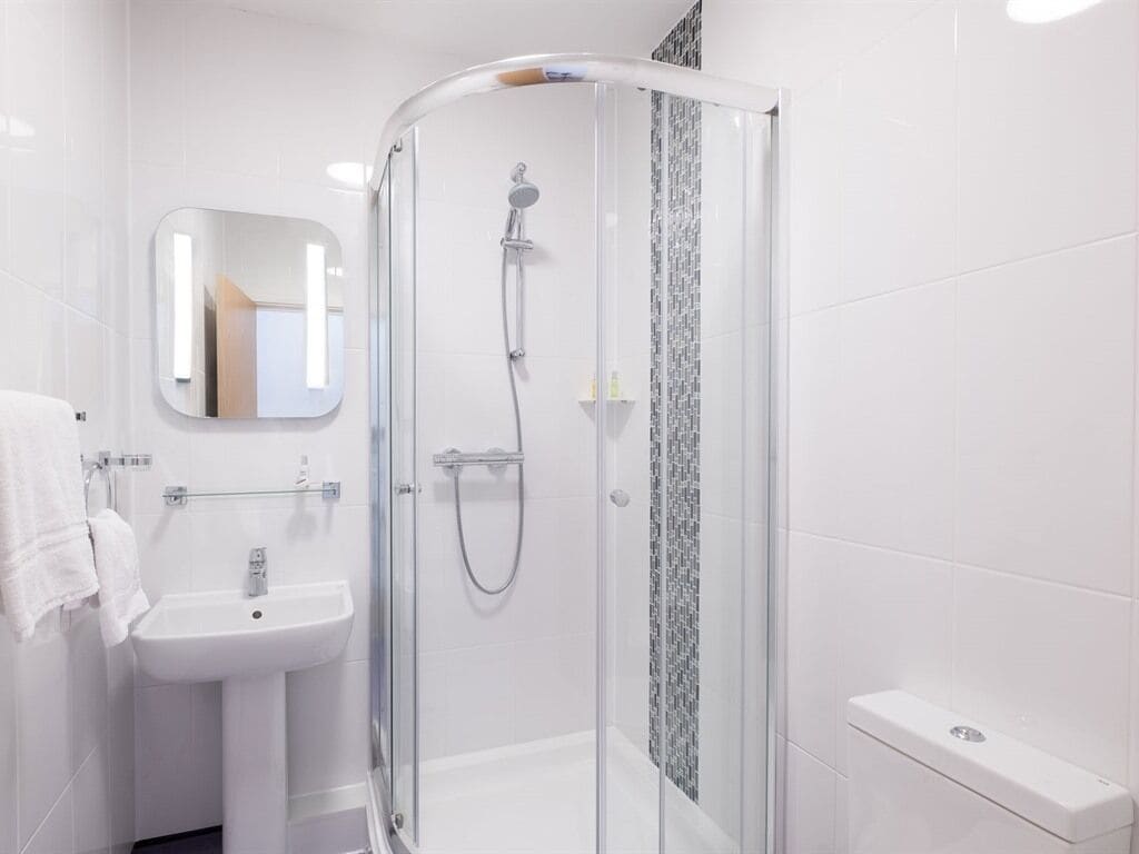 Photo - Signature Hotel London
