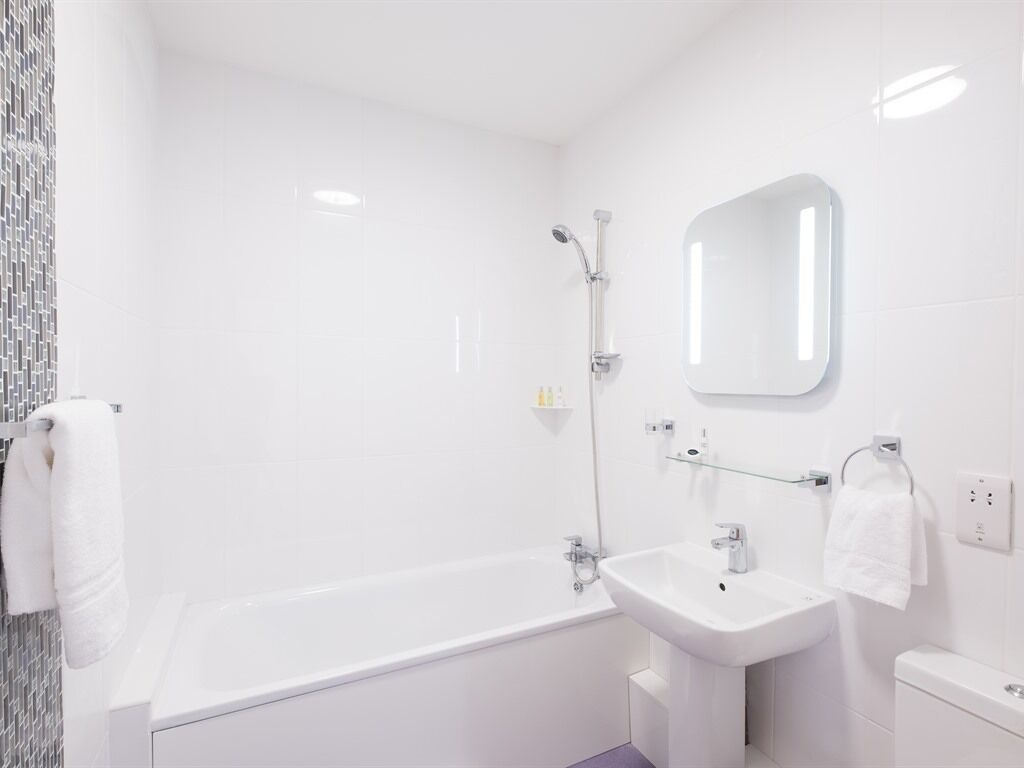 Photo - Signature Hotel London