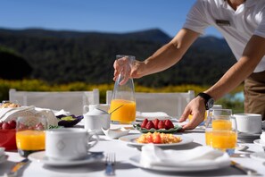 Free daily full breakfast