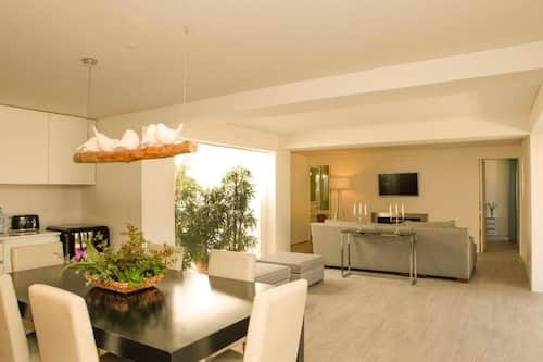 Apartment, 2 Bedrooms (Villa Syrah) | Living area | TV