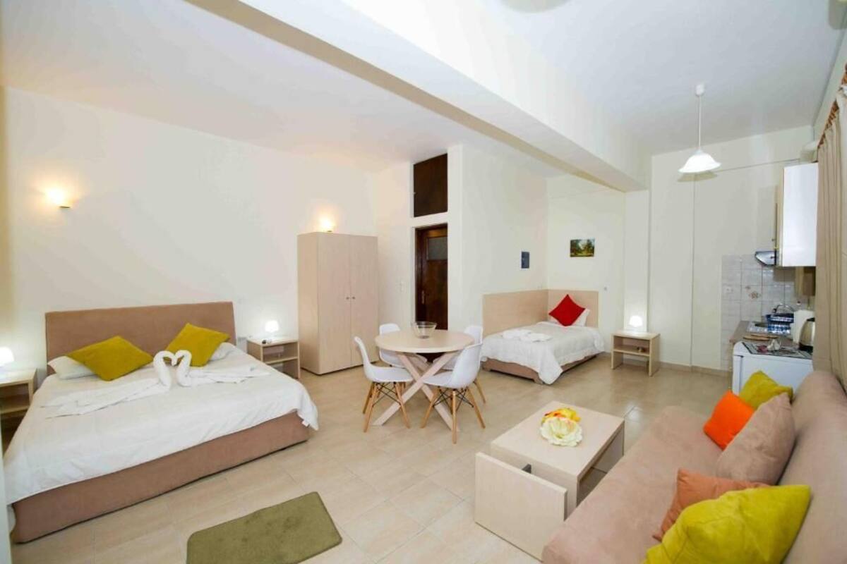 Family Room | In-room safe, desk, soundproofing, iron/ironing board (on request)