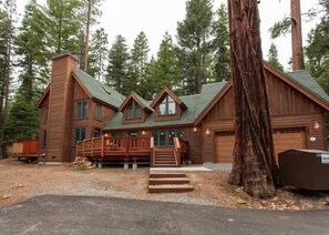 House, 6 Bedrooms | Exterior