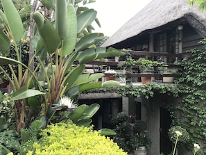 Fun & Play  | Terrace/patio - Waterhouse Guest Lodges 202 Lawley Street (Pretoria)