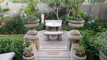 Executive Suite, 1 Bedroom (Executive Suite) | Garden