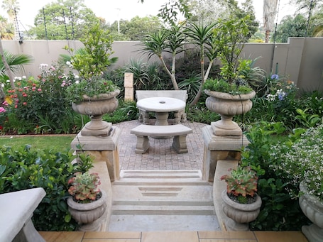 Executive Suite, 1 Bedroom (Executive Suite) | Garden