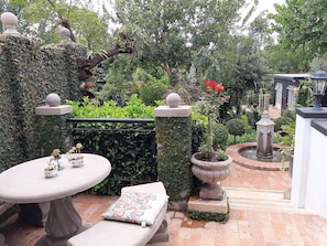 Terrace/patio - At 98 on Lynburn Guest House (Pretoria)