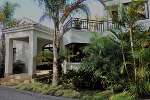 Fachada de la propiedad