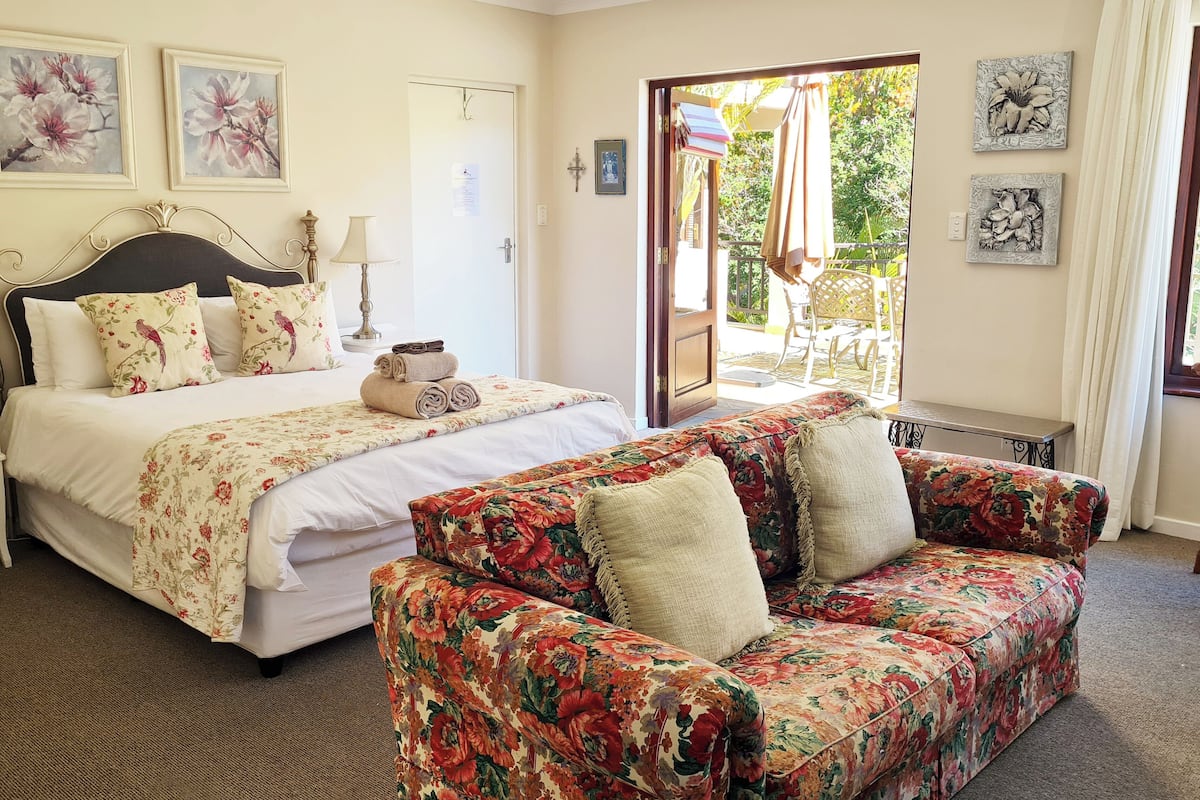 1 bedroom, desk, free WiFi, bed sheets