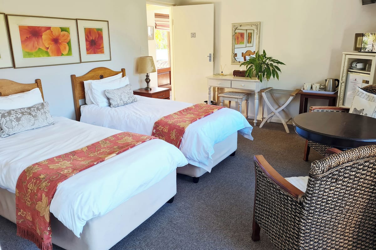 1 bedroom, desk, free WiFi, bed sheets