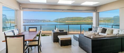 Petit déjeuner complet (160.00 ZAR par personne)