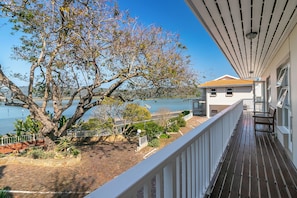 Exterior - Phoenix Lodge and Waterside Accommodation (Knysna)
