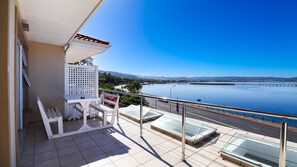 Apartament de luxe, balcó, vistes a la llacuna | Terrassa o pati