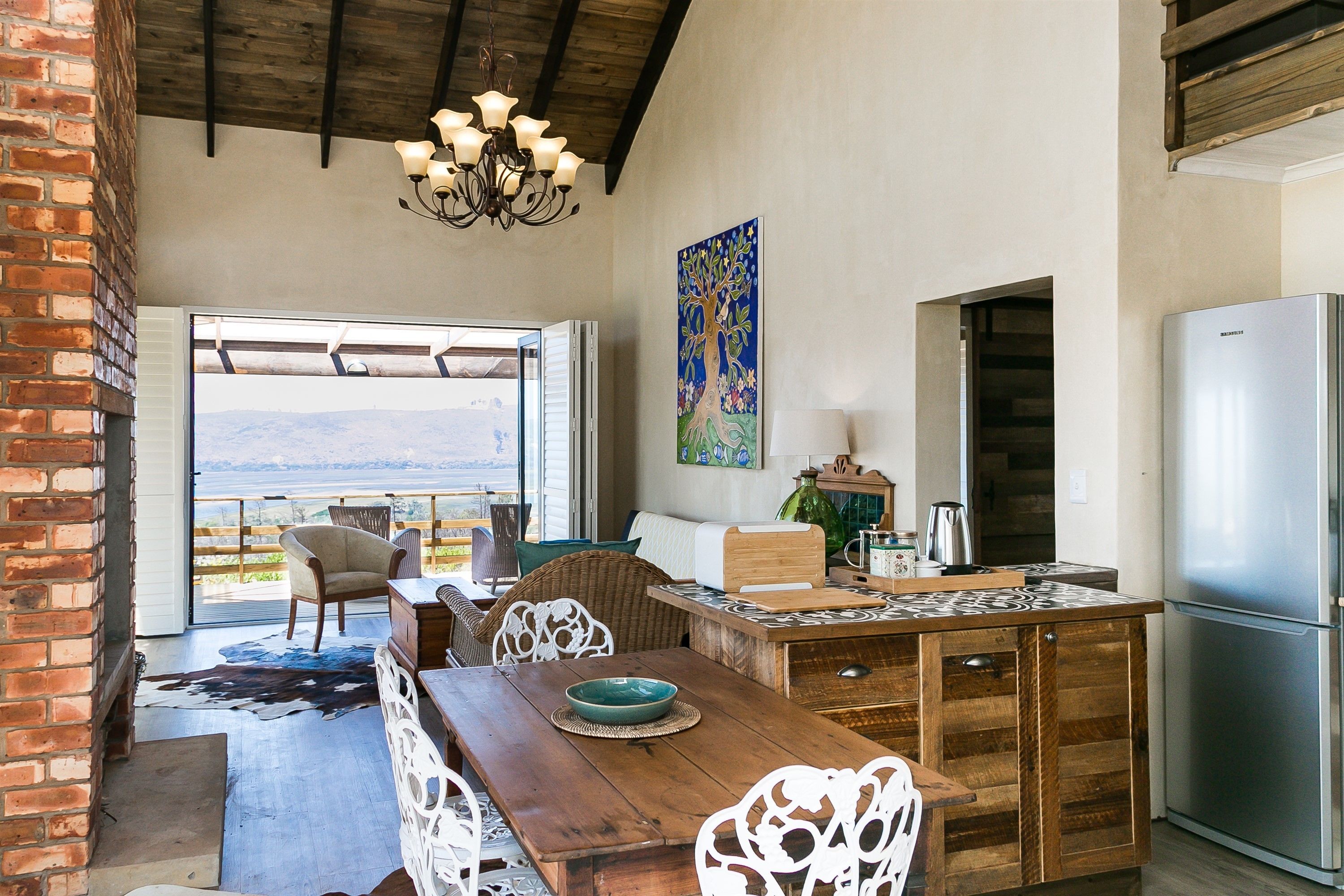 Luxury Apartment, 1 Bedroom, Non Smoking, Lagoon View (Lookout) | Living area | TV