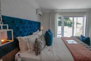 Oyster | Minibar, két bảo mật tại phòng, trang trí khác biệt 