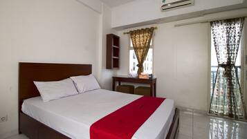 Kamar Double | Meja kerja, tirai kedap cahaya, dan Wi-Fi gratis