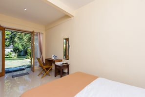 Double Room | Desk, free WiFi