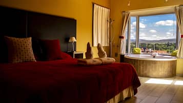 Cabin with Jacuzzi | Minibar, in-room safe, free WiFi