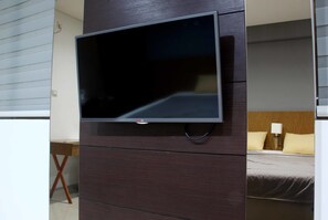 Blackout curtains, free WiFi