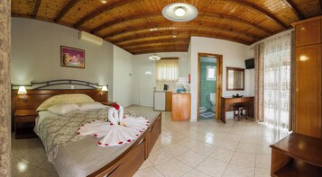 Free cribs/infant beds, WiFi, wheelchair access