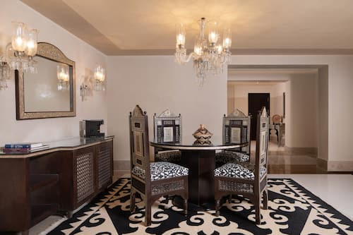 Royal-Suite, 1 Queen-Bett, Meerblick | Esszimmer