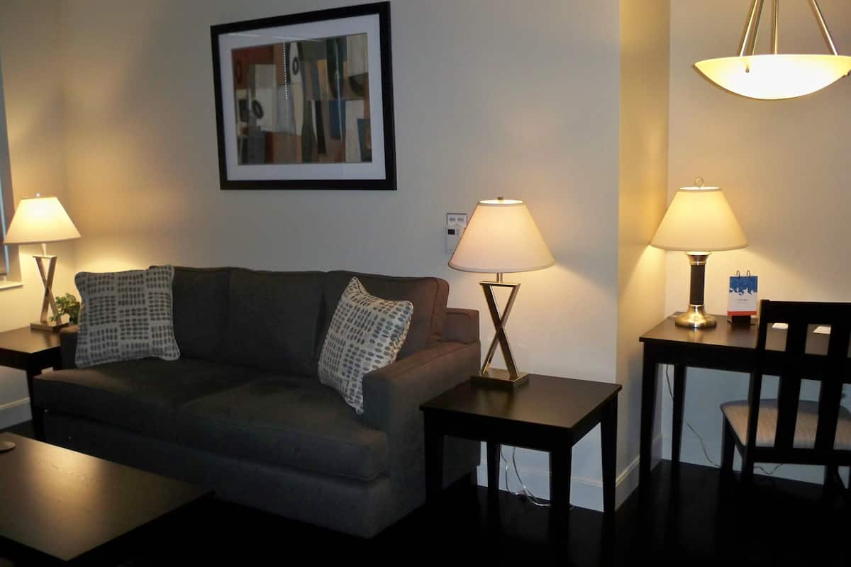 1 bedroom, free wired internet