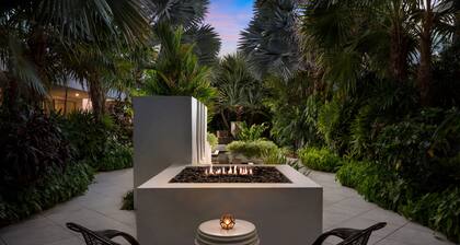 H2O Suites - Adults Only