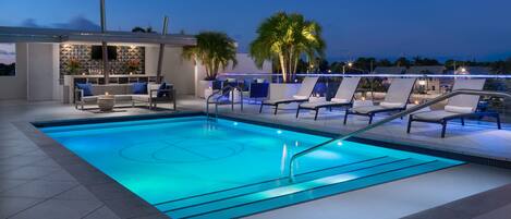 Outdoor pool, pool loungers